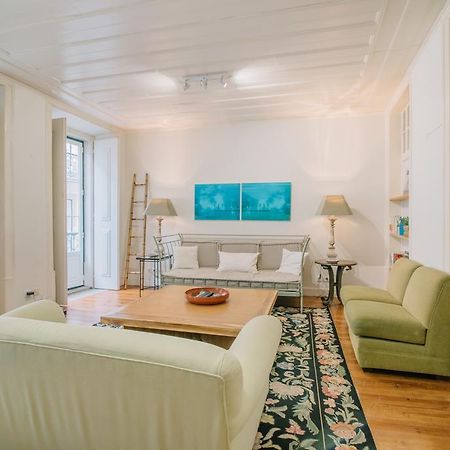 Camoes Deluxe Bairro Alto Apartment ลิสบอน ภายนอก รูปภาพ