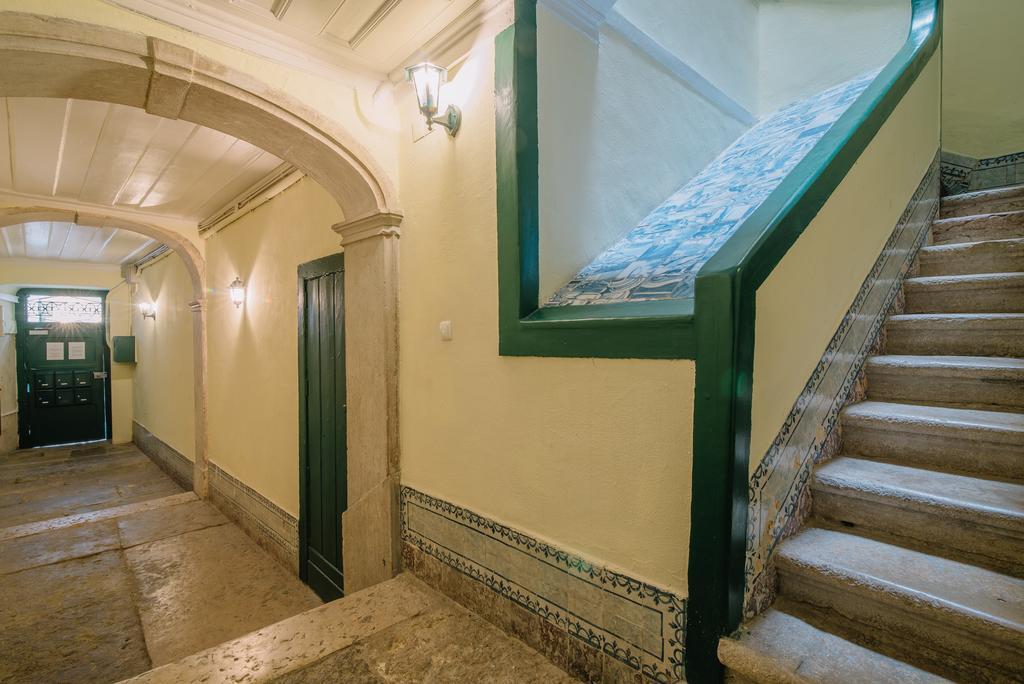 Camoes Deluxe Bairro Alto Apartment ลิสบอน ภายนอก รูปภาพ
