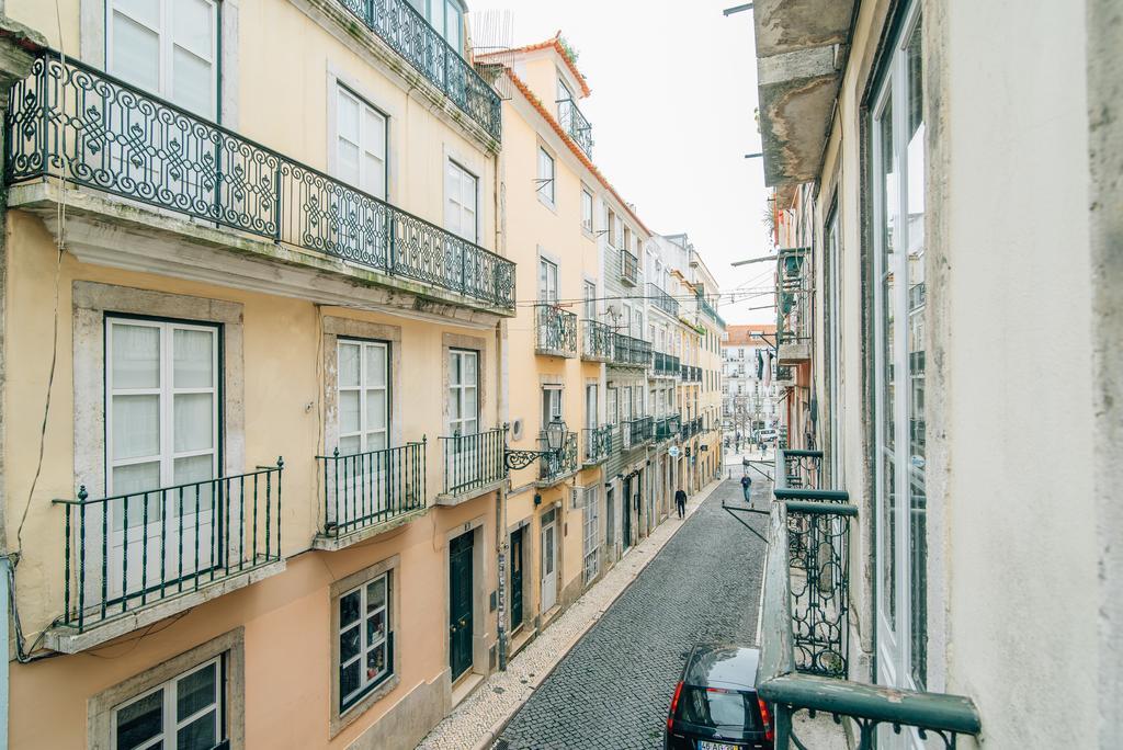 Camoes Deluxe Bairro Alto Apartment ลิสบอน ภายนอก รูปภาพ