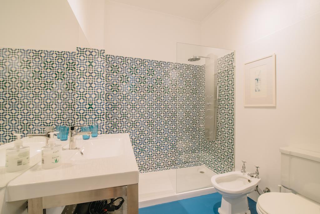 Camoes Deluxe Bairro Alto Apartment ลิสบอน ภายนอก รูปภาพ