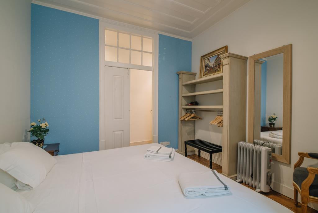 Camoes Deluxe Bairro Alto Apartment ลิสบอน ภายนอก รูปภาพ