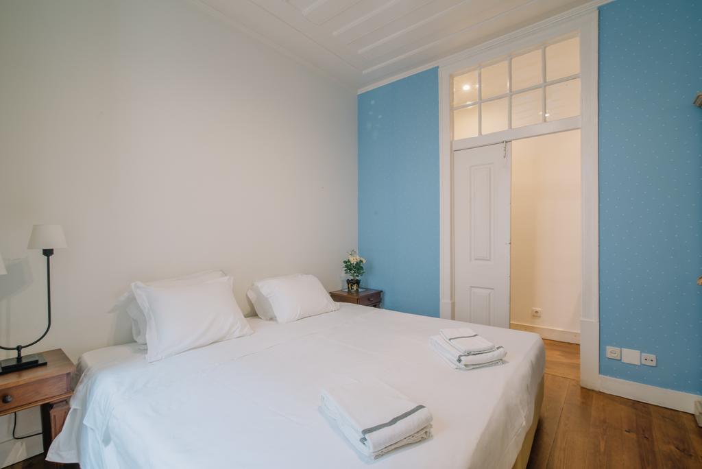 Camoes Deluxe Bairro Alto Apartment ลิสบอน ภายนอก รูปภาพ