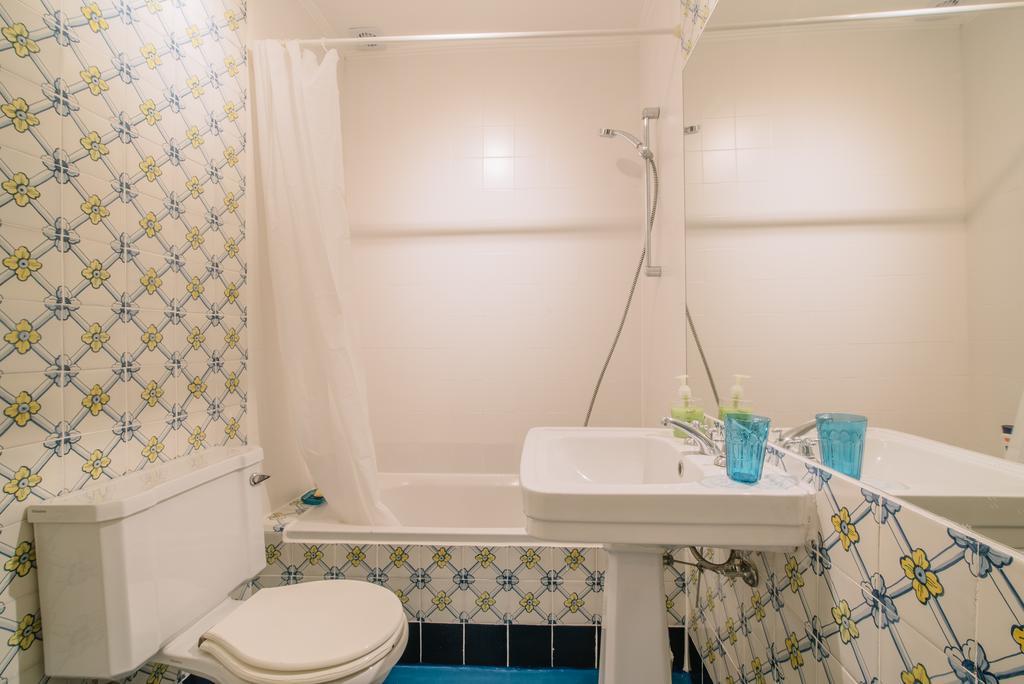 Camoes Deluxe Bairro Alto Apartment ลิสบอน ภายนอก รูปภาพ