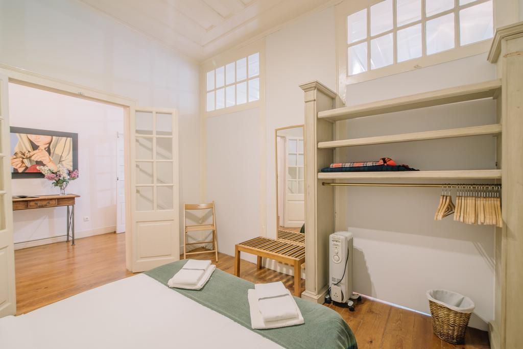 Camoes Deluxe Bairro Alto Apartment ลิสบอน ภายนอก รูปภาพ